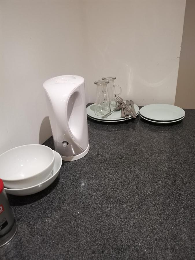 Jadwin Beautiful Room Share Toilet 2 People ロンドン エクステリア 写真
